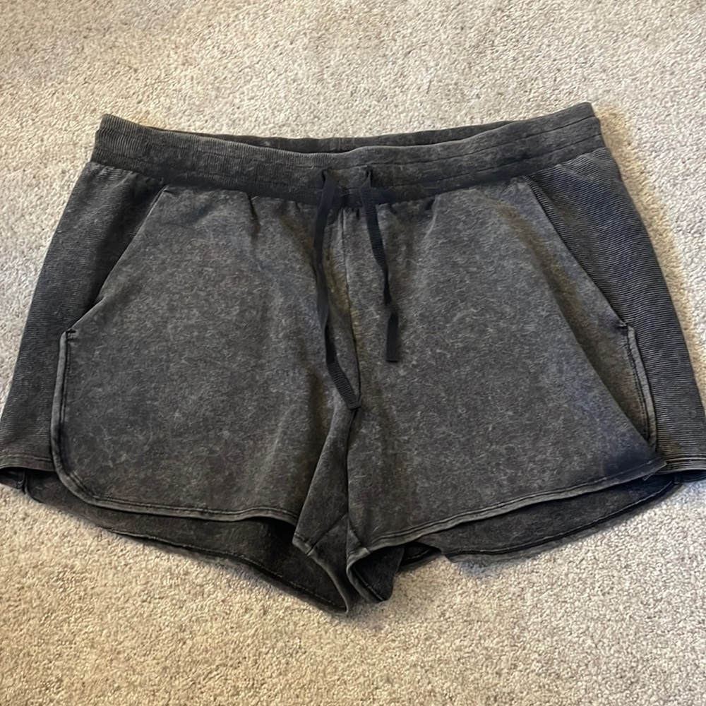 Women’s Stretchy Casual Athletic Shorts